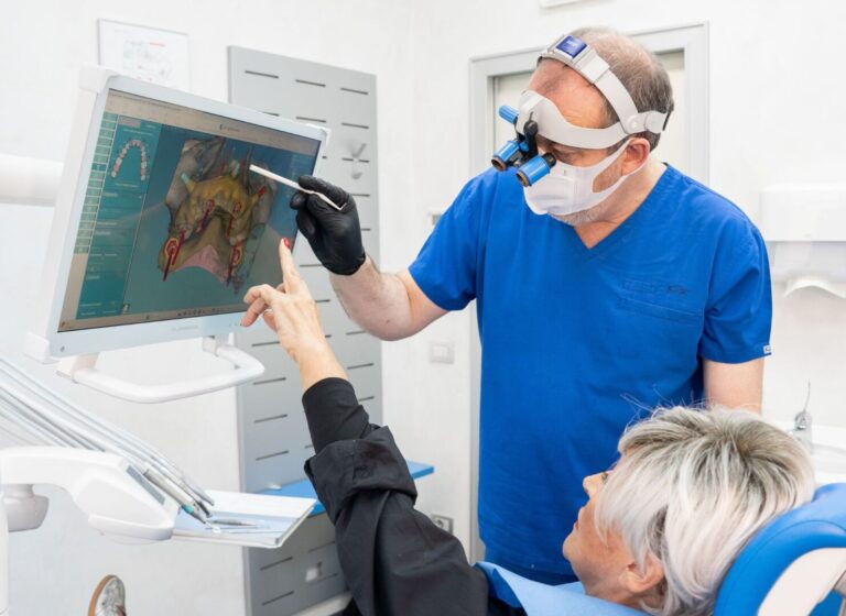 Come sono fatti gli impianti dentali